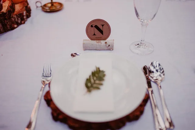 events, venue, banquet, hall, nature, wedding, party, plate, spread, styling, cutlery, utensils, fern, leaves, gray wedding, gray party, gray leaf, gray event, gray leaves. 5 things to check in corporate event planning services