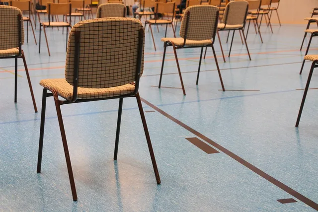 chairs, seats, furniture, seating, assembly, company, citizens' assembly, conference room, meeting. Event demand splits: how to quote regional meetings
